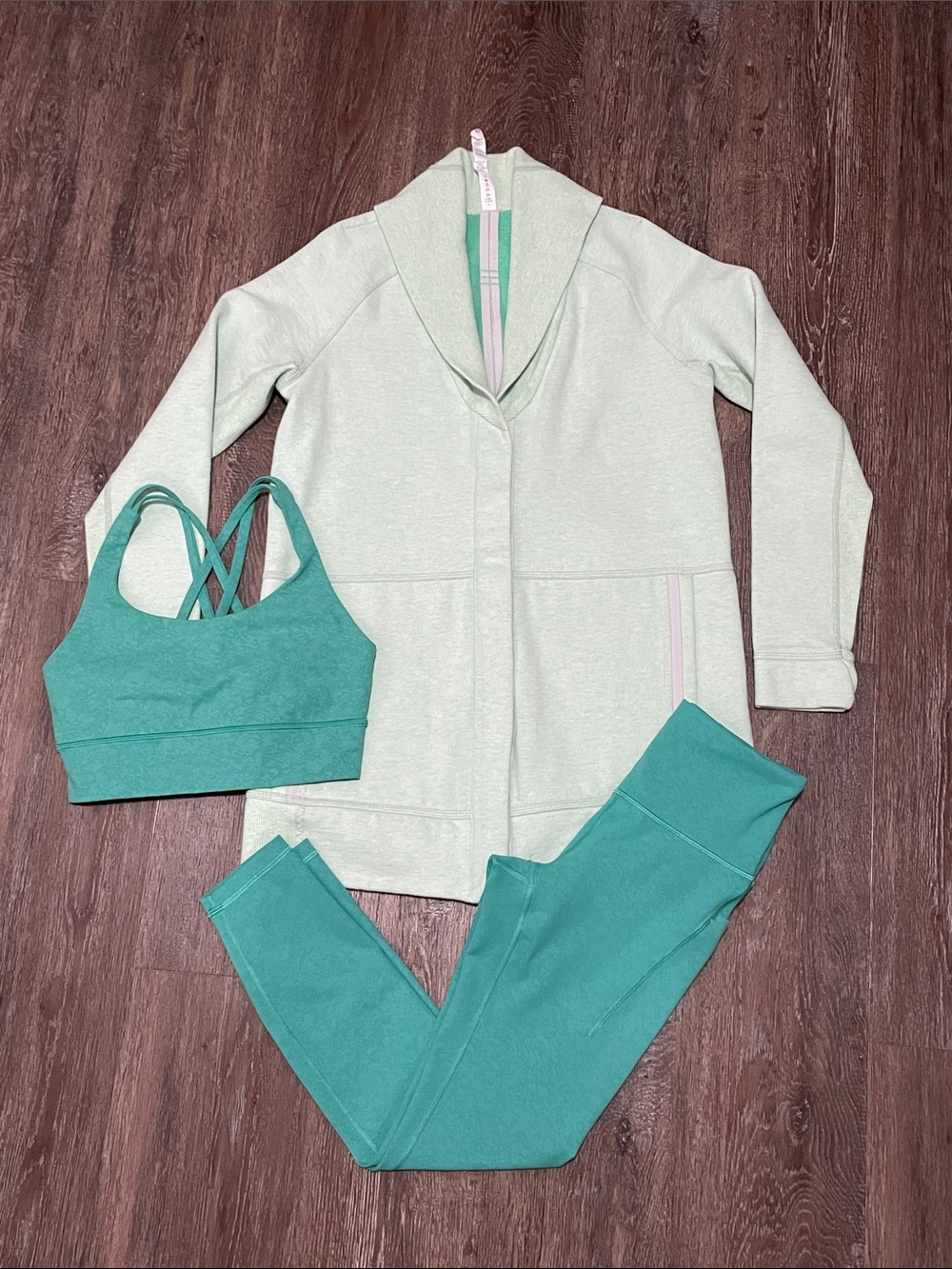 EUC Lululemon Matching Teal/Green Bundle. Size 6